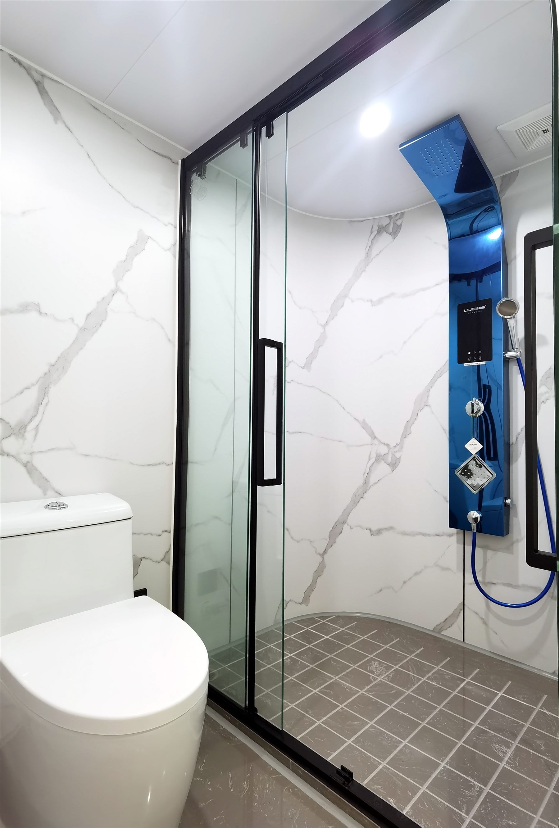 Space Capsule X5 Bathroom Detail